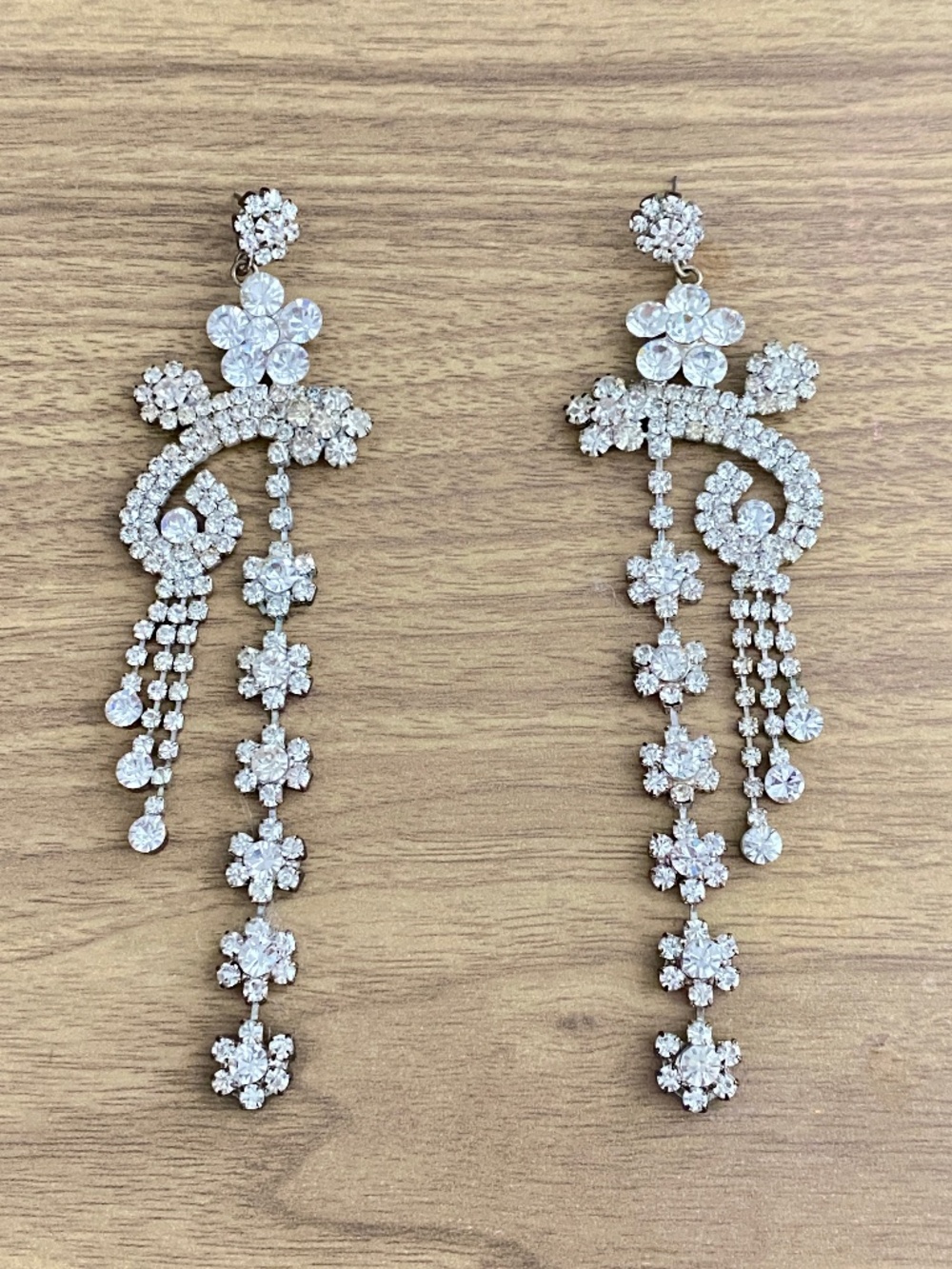 Unsigned Vintage Rhinestone Floral Chandelier Shoulder Duster Statement Earrings